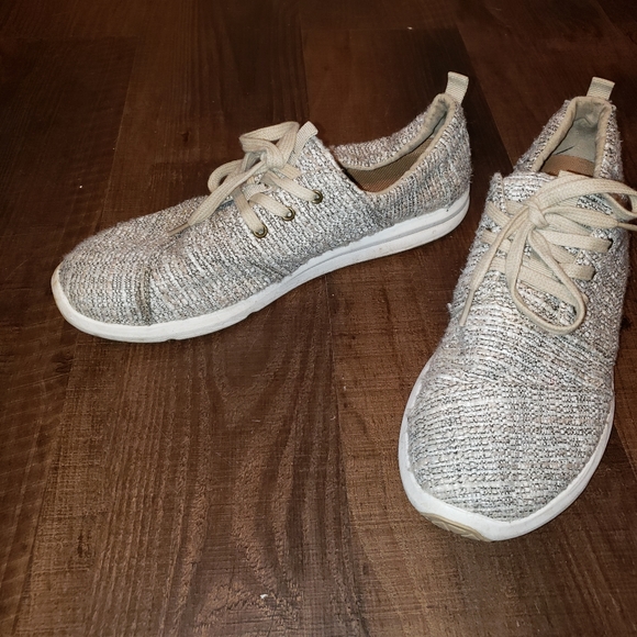 toms tennis shoes